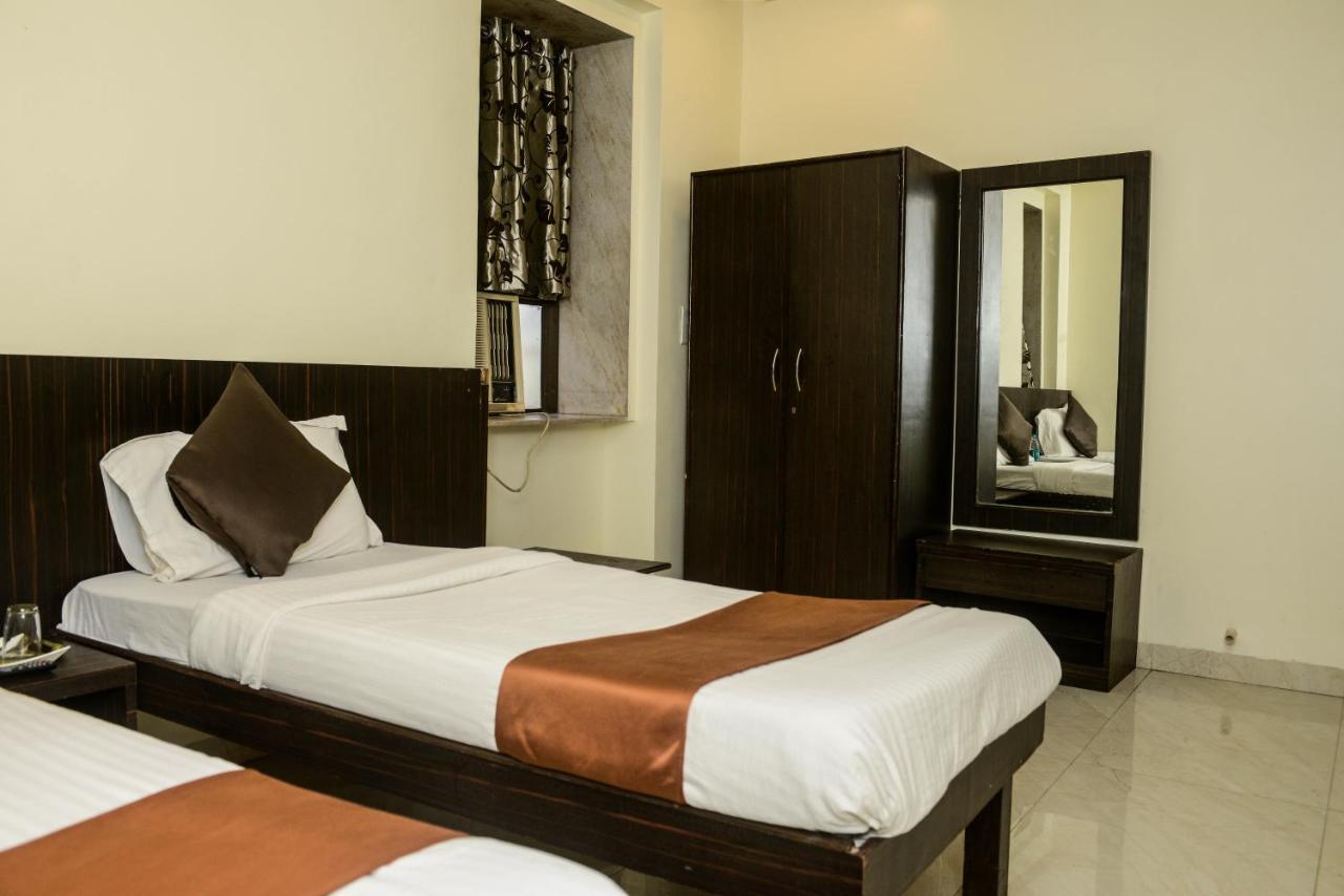 Hotel National Mumbai Ngoại thất bức ảnh