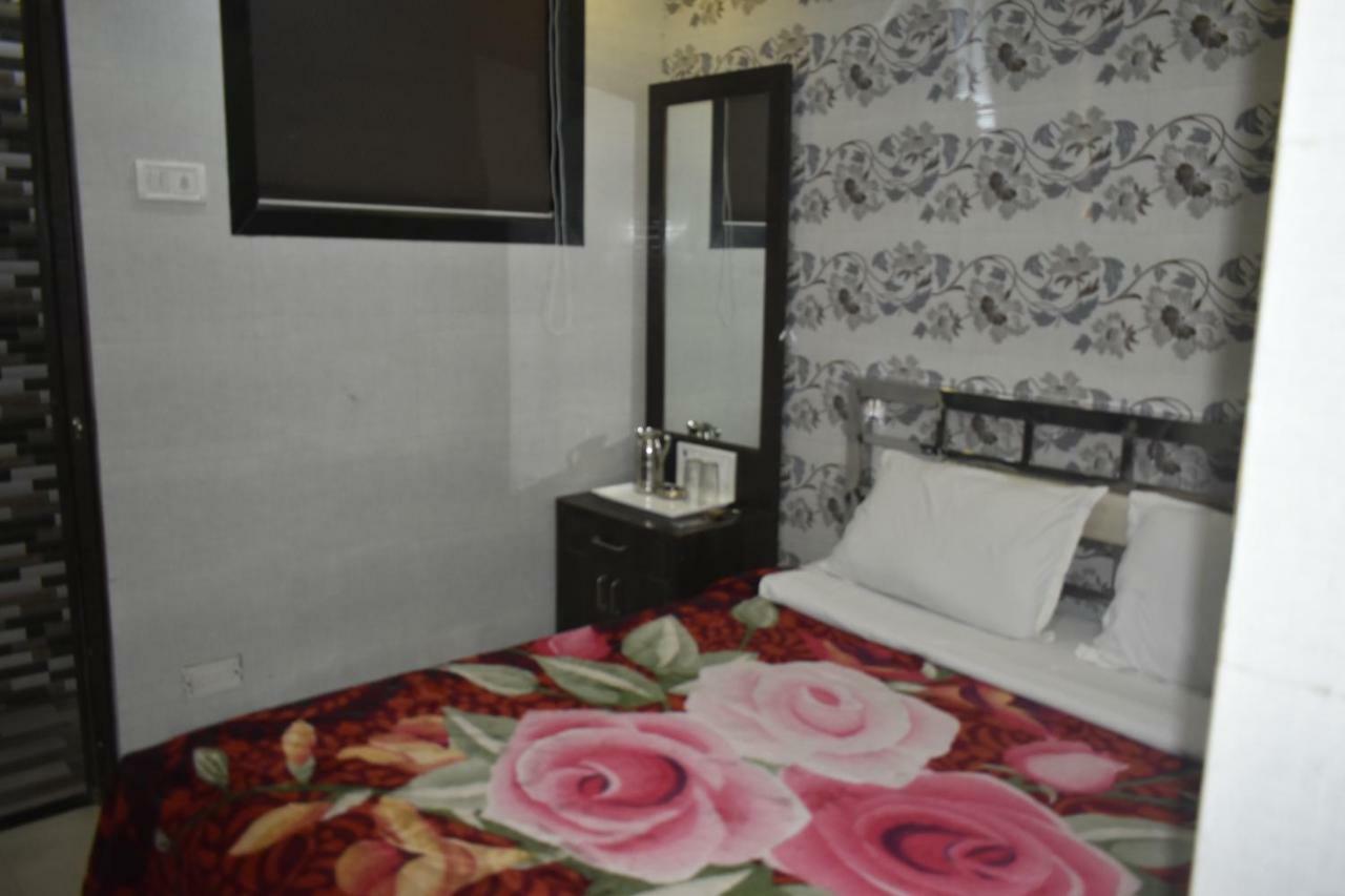 Hotel National Mumbai Ngoại thất bức ảnh